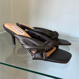 Steve Madden Black Knotted Heels